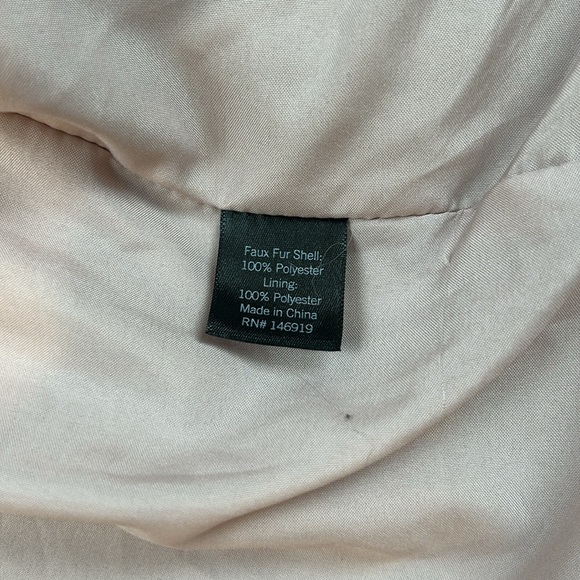 Simply Vera Vera Wang Faux Fur Jacket in Cream - Picture 4 of 4